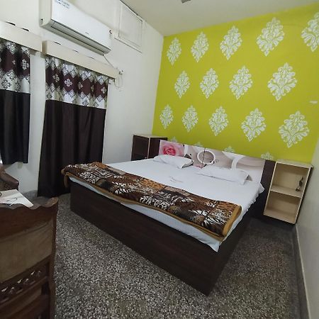 International Hotel In โคราฆปุระ ภายนอก รูปภาพ
